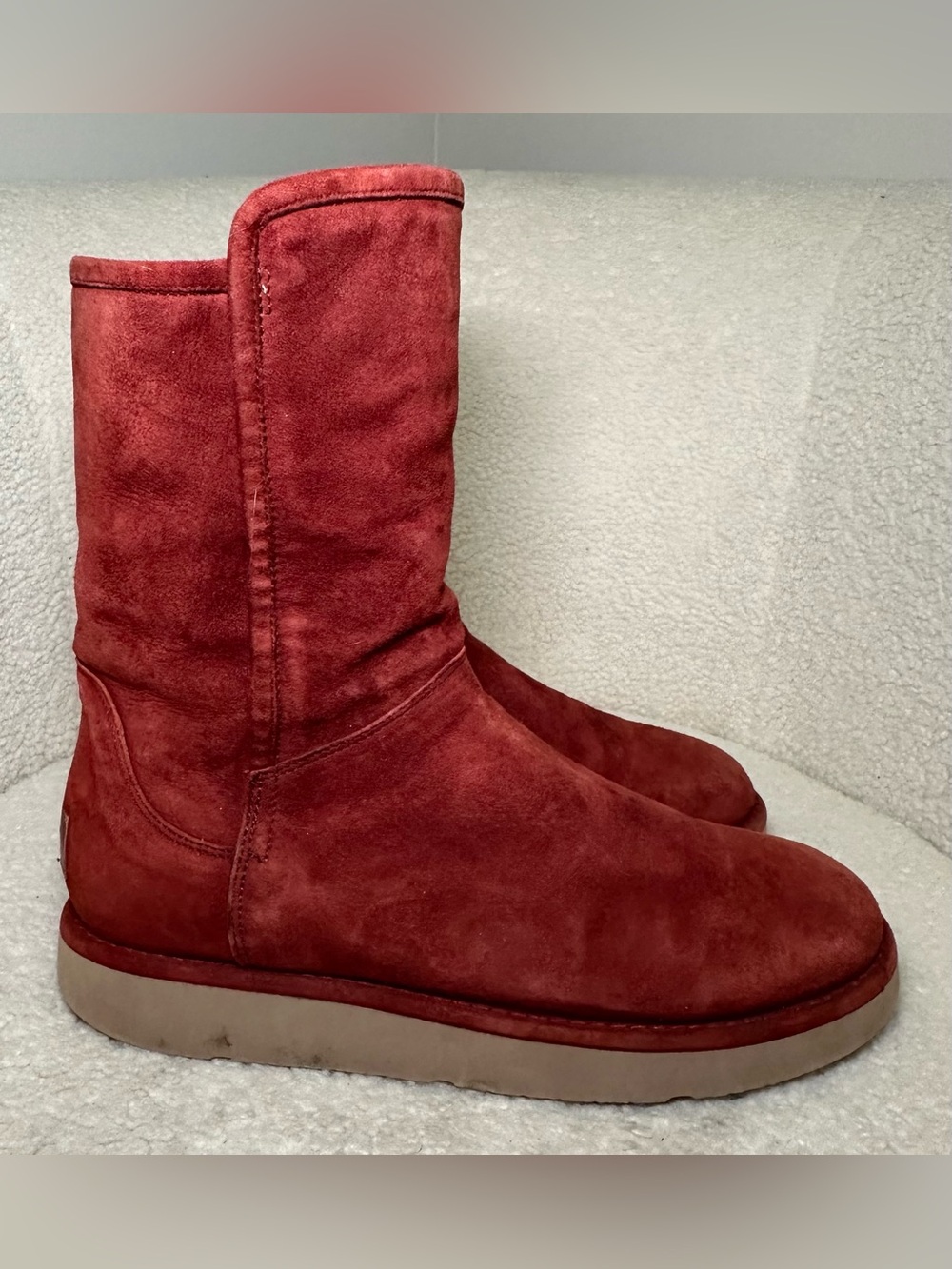 UGG Heather Upton Mid Calf Sheepskin Suede Zip Boots Burgundy Red Warm Cozy 6